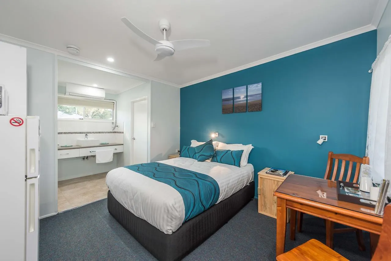 Moore Park Beach Inn Bundaberg 3*,  Australia