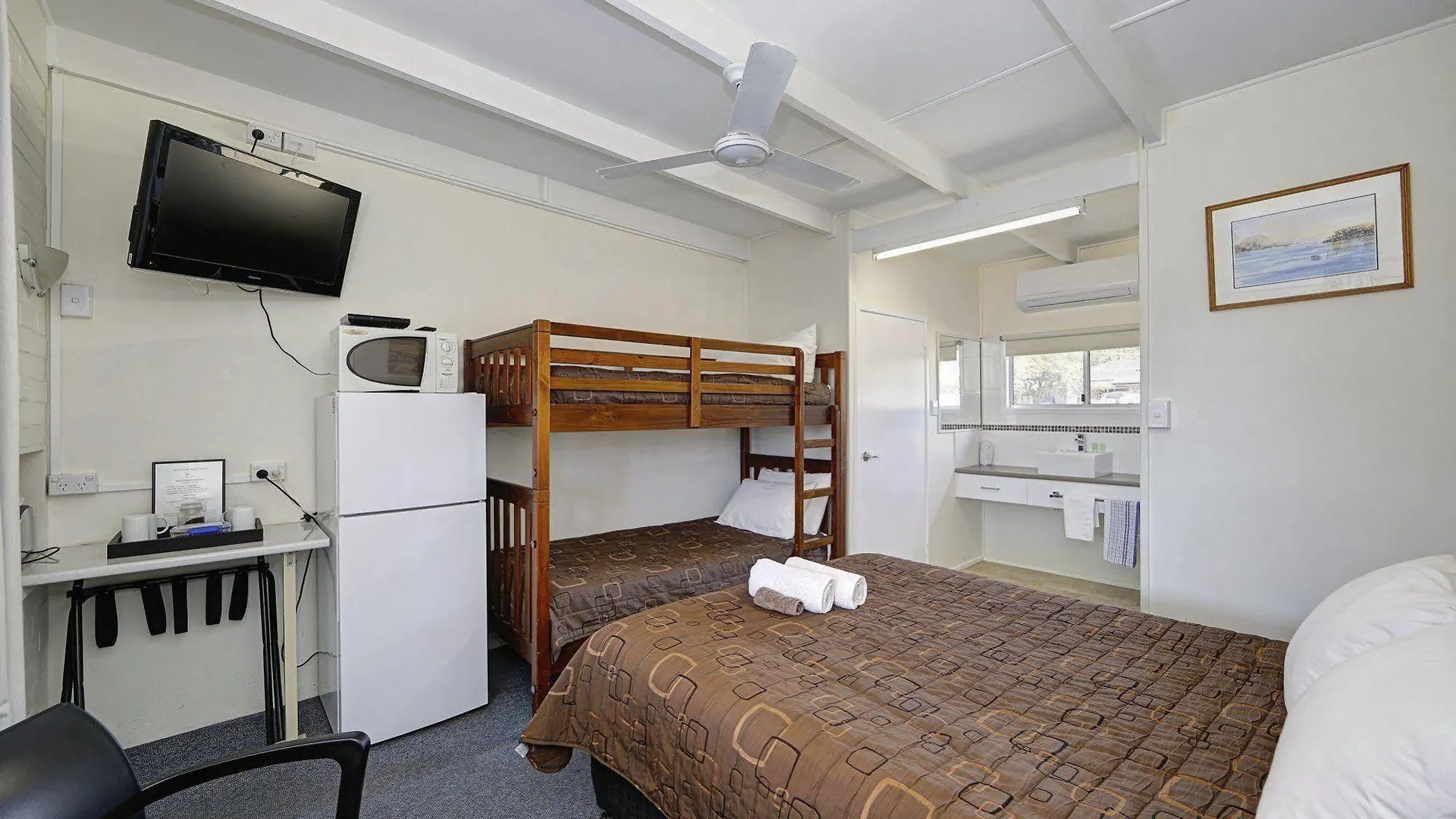 Moore Park Beach Inn Bundaberg
